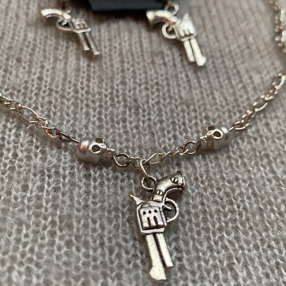 🤠💀 Handmade Skull & Revolver Bracelet & Earrings Set 💀🤠 - Picture 6 of 11